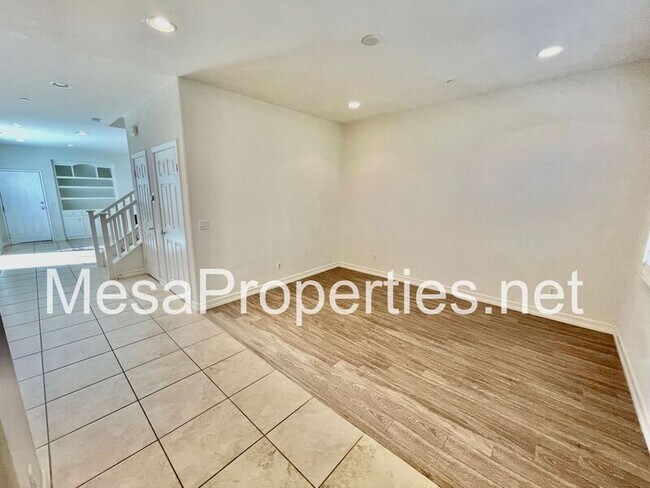Building Photo - 795 Park View Ter