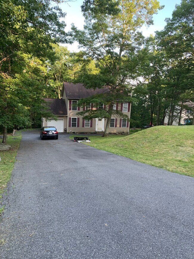 Building Photo - 140 Murphy Cir