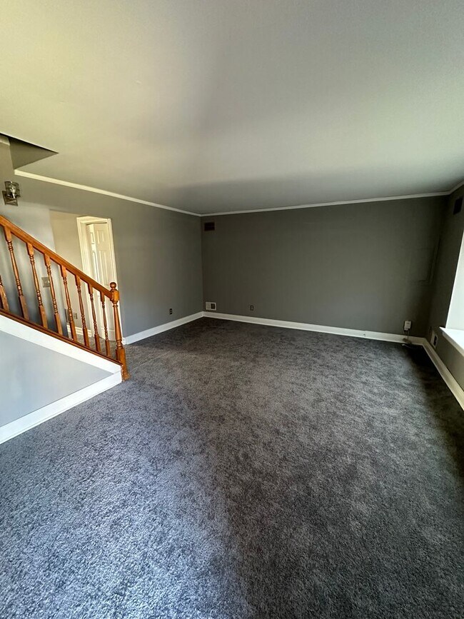 Building Photo - 2 story, 3 bedroom home