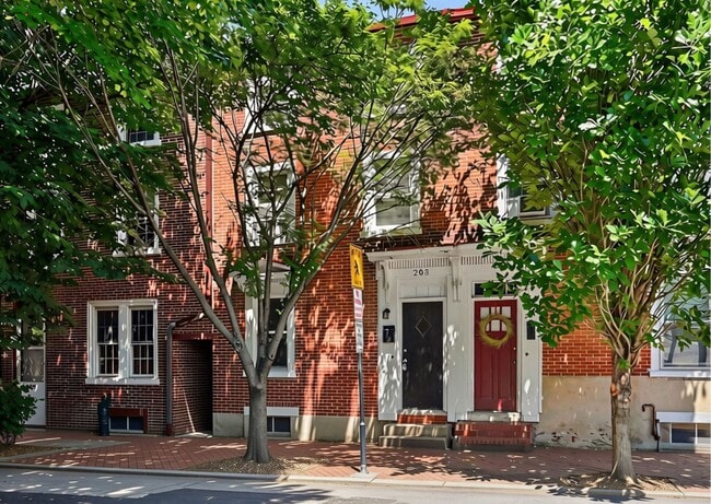 Photo - 203 W. Union Street House