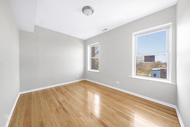 Foto del edificio - 4039 W Van Buren St