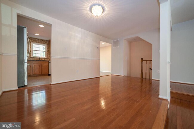 Foto del edificio - 5725 Walnut Wood Ln