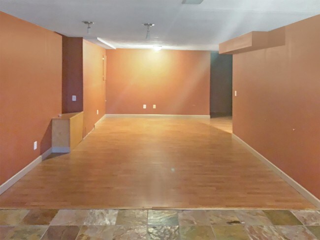 Foto del edificio - 2021 Eastcastle Dr SE