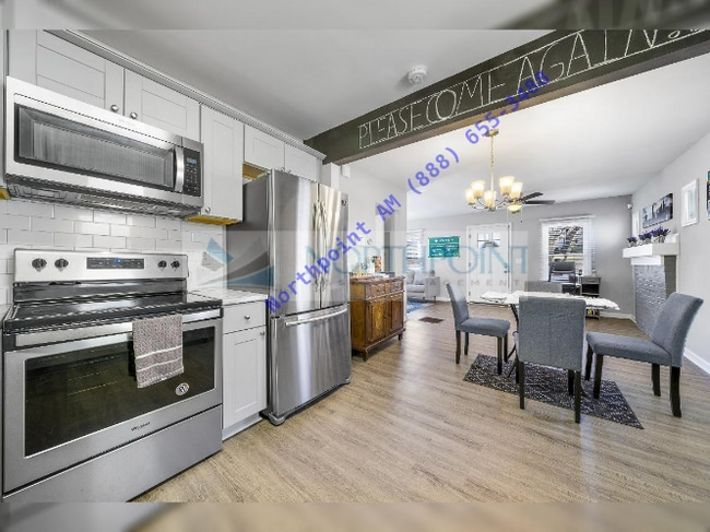 Building Photo - ! MOVE IN SPECIAL: 1 MONTH RENT FREE and A...