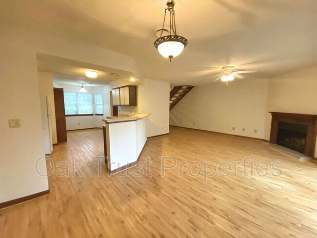 Building Photo - 1143 Monaco Dr
