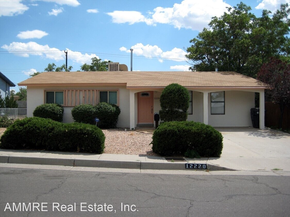 Foto principal - 3 br, 1.5 bath House - 12220 Morrow Ave. NE