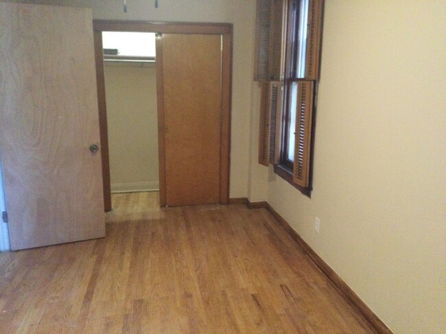 Building Photo - 2417 W Arthington St
