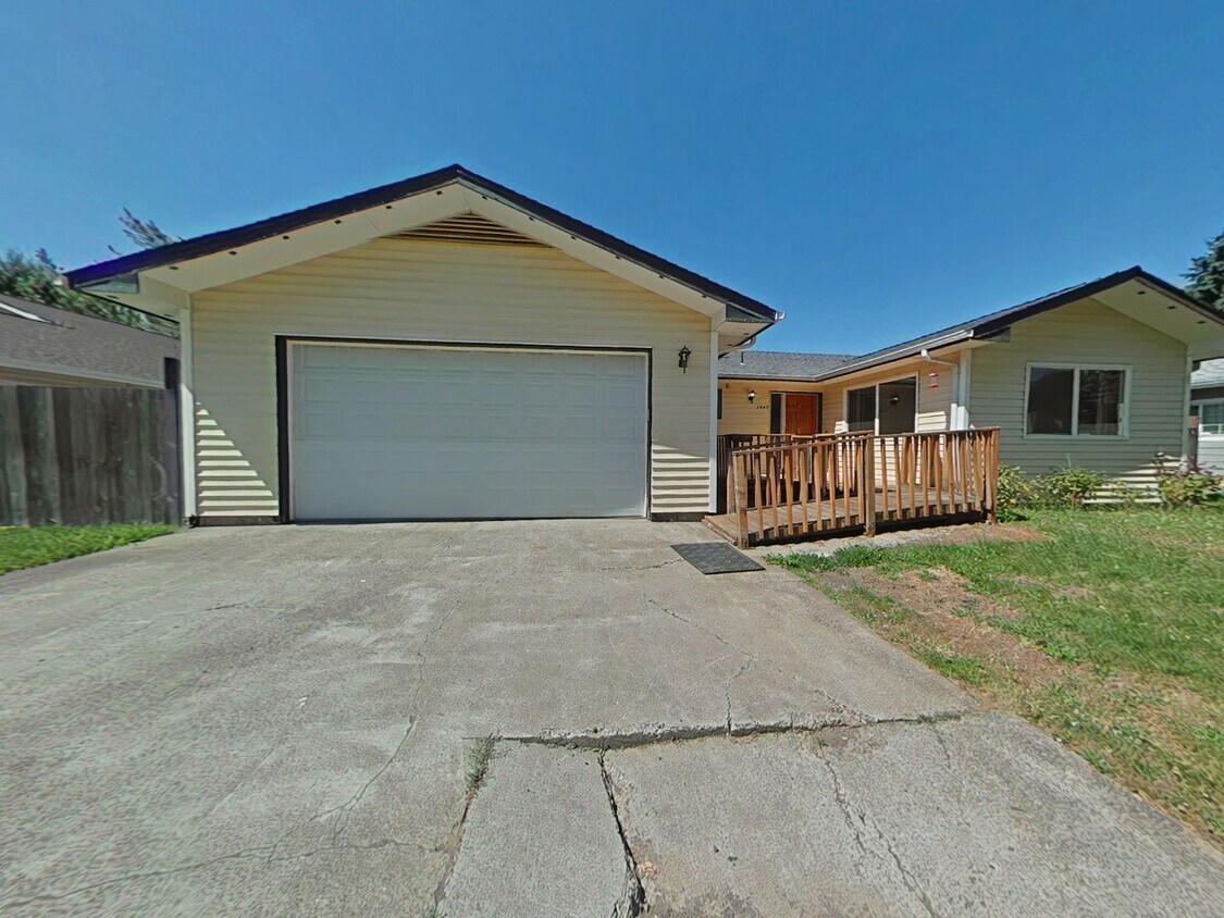 Primary Photo - 4 Bedroom House ~ Albany