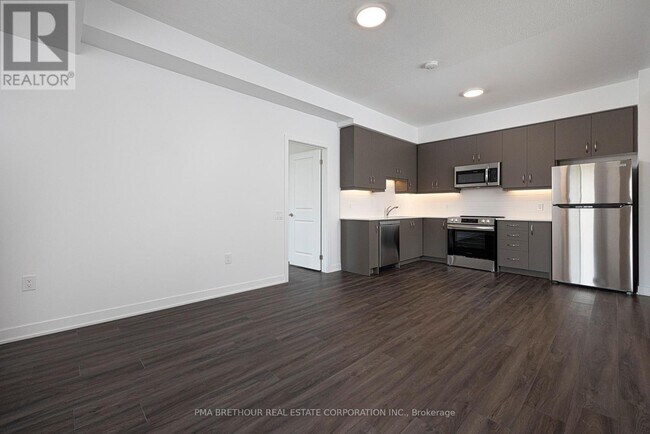 Building Photo - 385-385 Arctic Red Dr