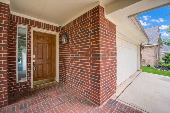 Foto del edificio - 3719 Cane Lake Dr