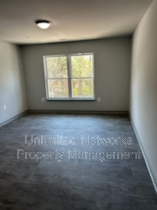 Building Photo - 3302 Fairington Village Dr