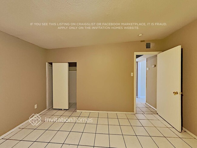 Building Photo - 2831 E Osborn Rd