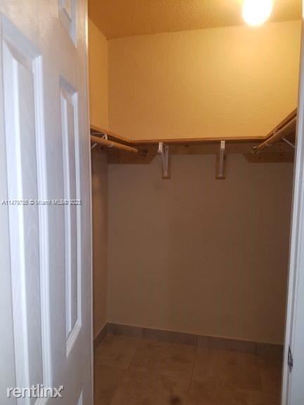 Building Photo - 3 br, 2.5 bath House - 2500 NE 193rd St # ...