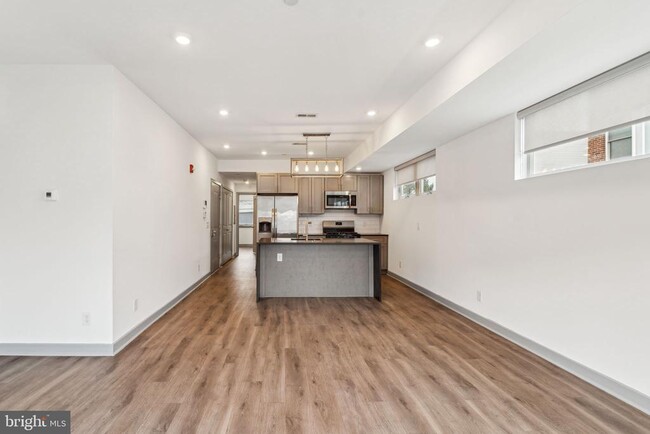 Building Photo - 415 W Berks St