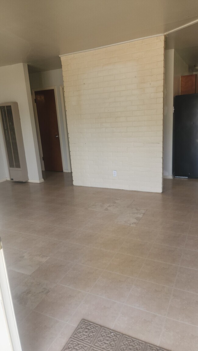 Foto del edificio - 3374 J St