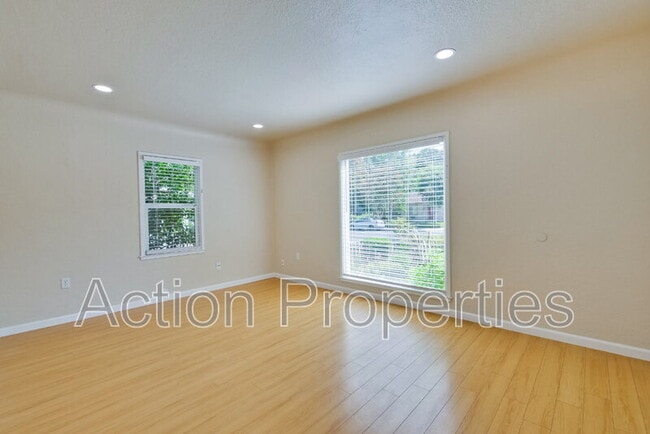 Photo - 171 N Frances St House