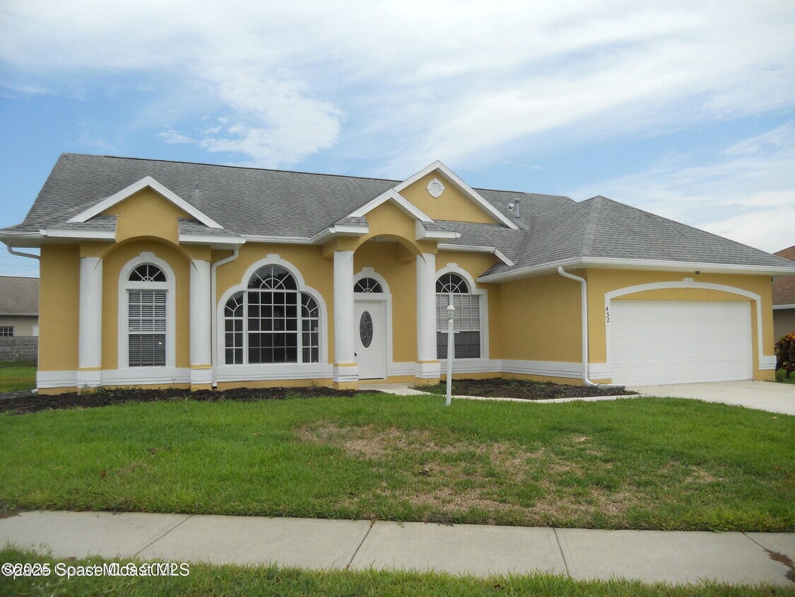 Foto principal - 432 Lake Victoria Cir