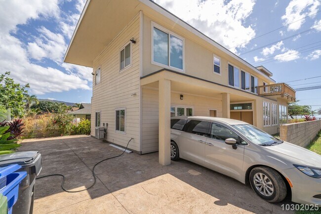 Foto del edificio - West Side Paradise – Stunning 3-Bed, 2-Bath Upstairs Unit