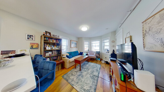 Building Photo - 165 Boylston St