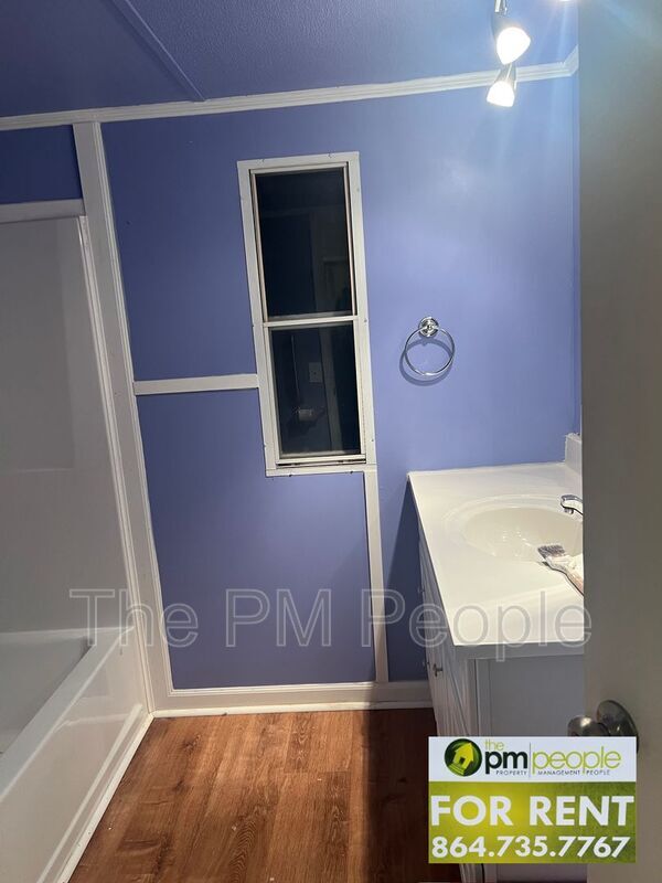 Foto del edificio - 745 State Rd S-39-204