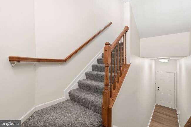 Foto del edificio - 941 Pine Forest Ln