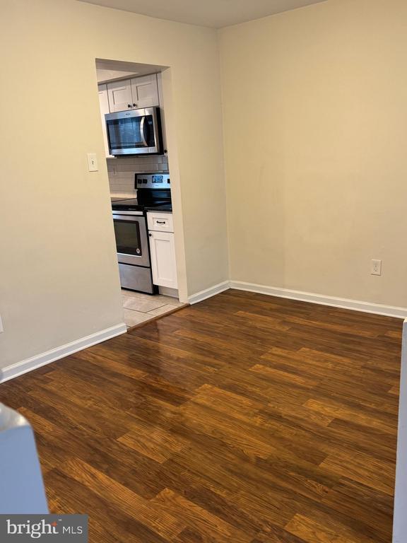 Foto del edificio - 204 Livingston Ct