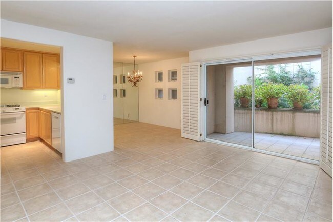 Building Photo - 322 Por La Mar Cir