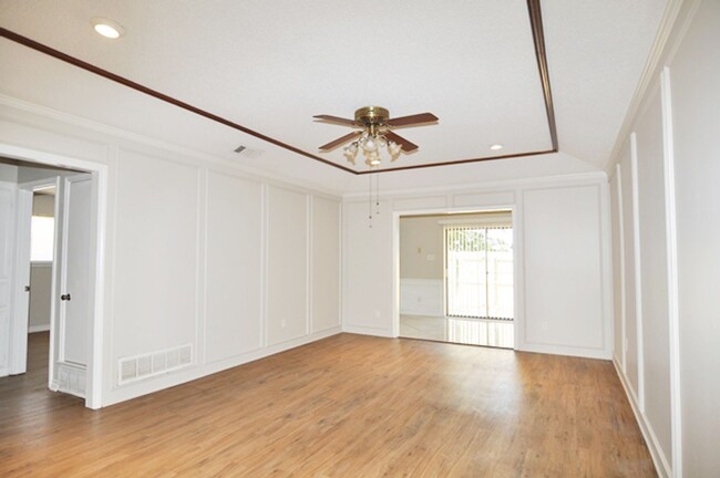 Building Photo - 309-311 Christie Court