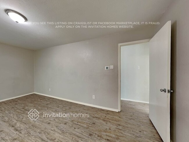 Building Photo - 807 Grassy Glen Dr