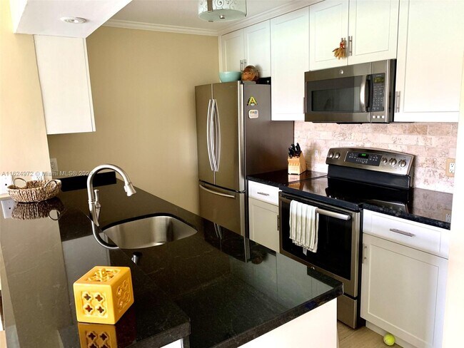 Foto del edificio - 270 Cypress Point Dr