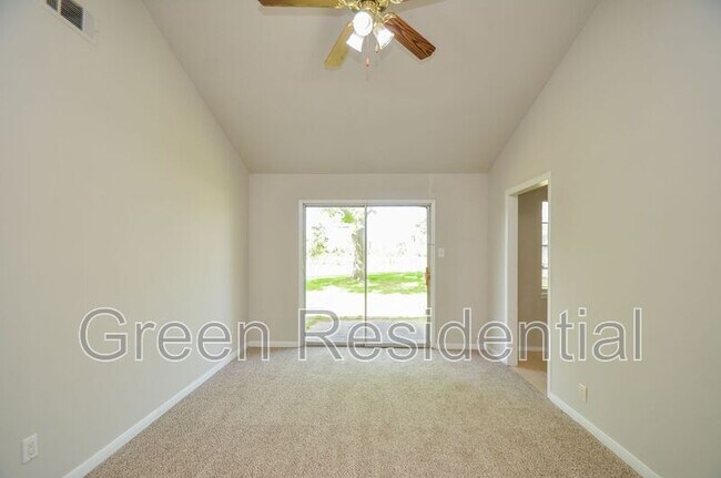 Foto del edificio - 327 Overbluff St