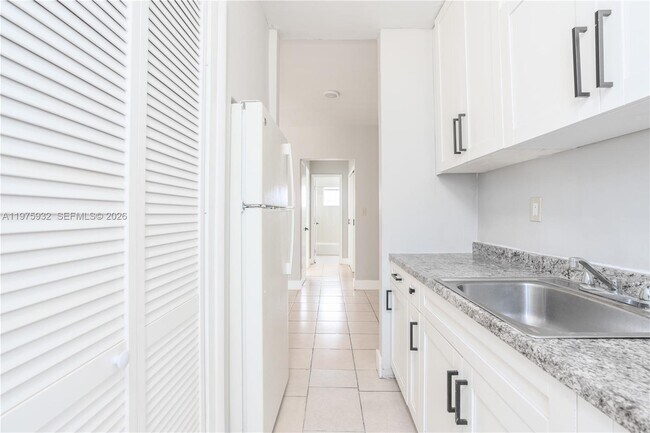 Foto del edificio - 7311 Gary Ave