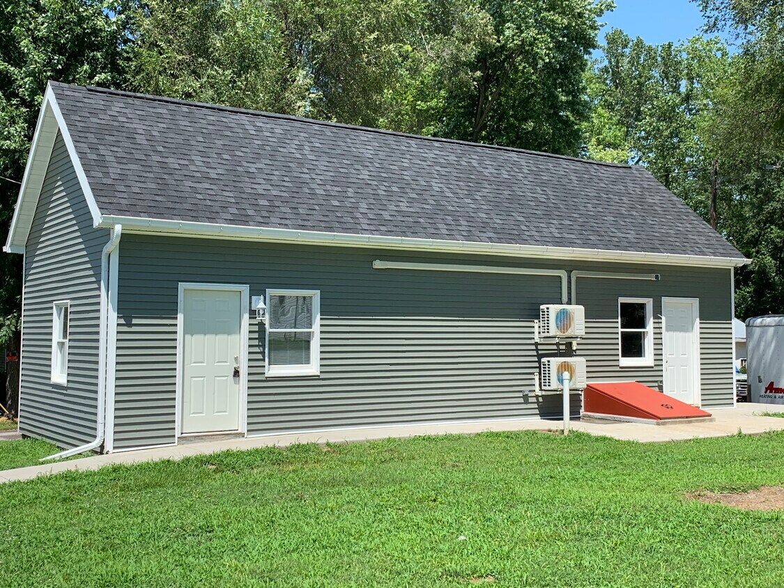Front Apartment - 1616 N 2nd St