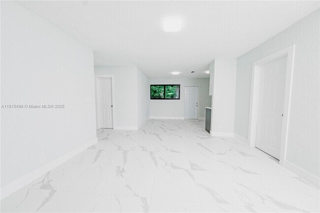 Building Photo - 1011 SW 25th Ave