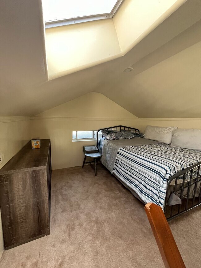 Foto del edificio - 3720 Greenfield Ave