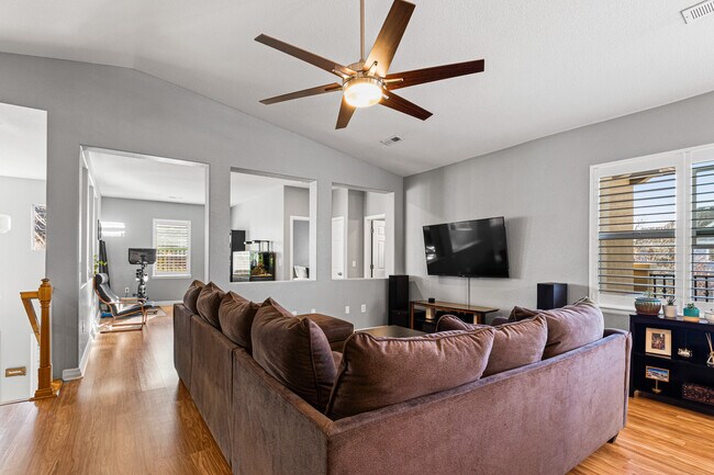 Foto del edificio - 8109 E 28th Pl