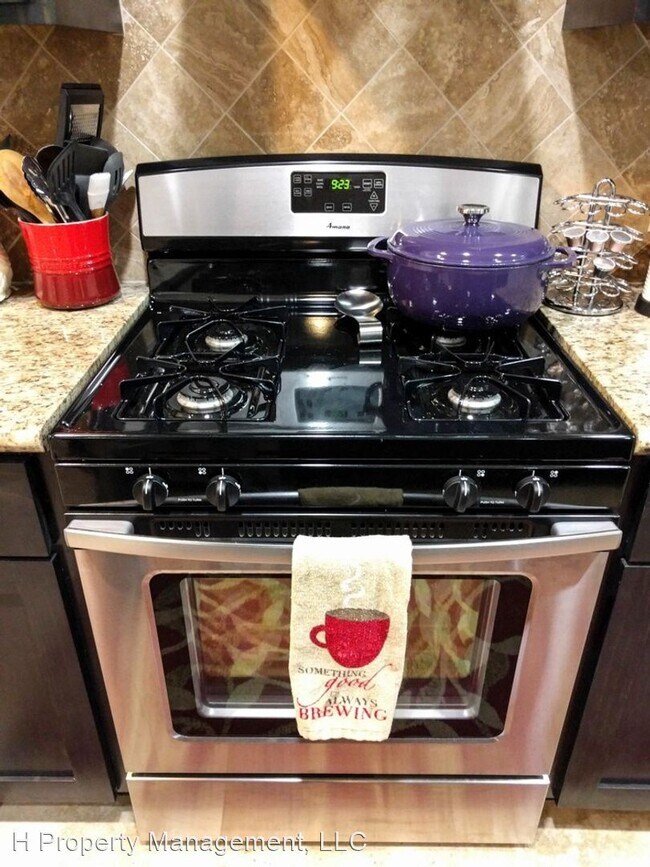 Foto del edificio - 4 br, 2 bath Room For Rent - 1706 Bolsover St