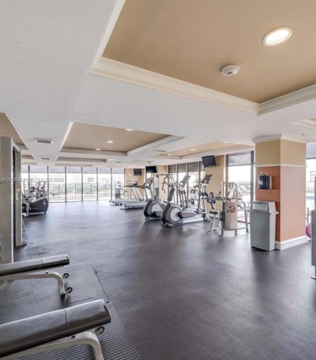 Foto del edificio - 888 Douglas Rd