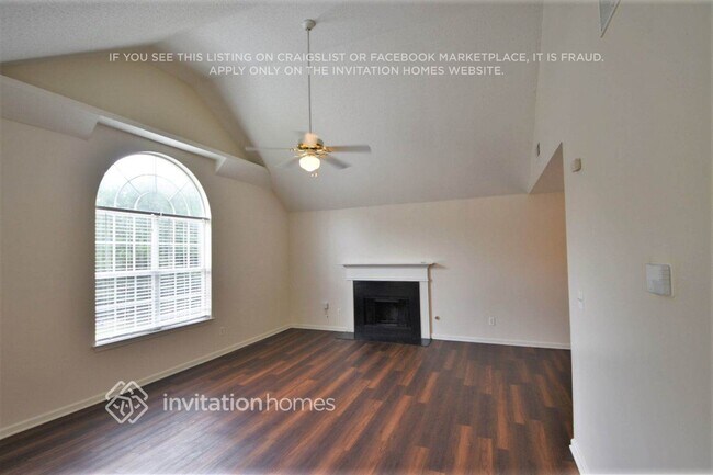 Foto del edificio - 464 Gresham Dr