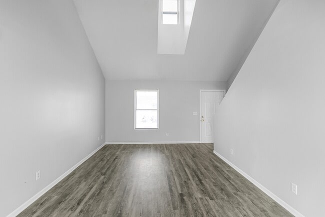 Building Photo - Meadowview Estates Family Homes