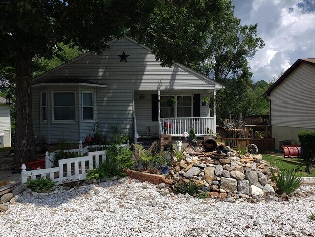 Foto del edificio - 6042 Cecil Ave