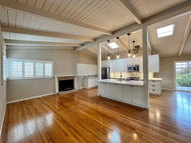 Foto del edificio - Beautifully Renovated Three Bedroom Napa Home