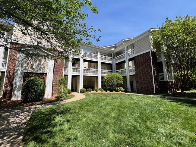 Building Photo - 860 Jetton St