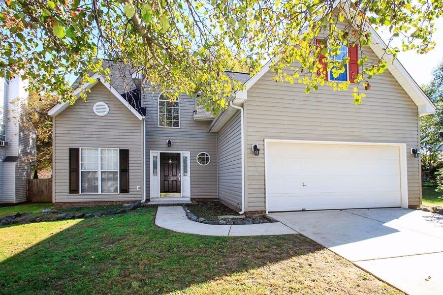 Primary Photo - 3869 Longwood Dr SW