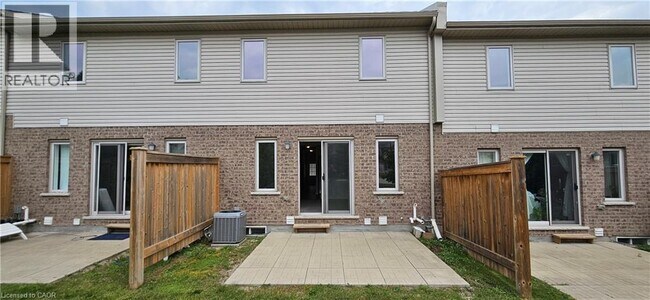 Building Photo - 50 Pinnacle Dr