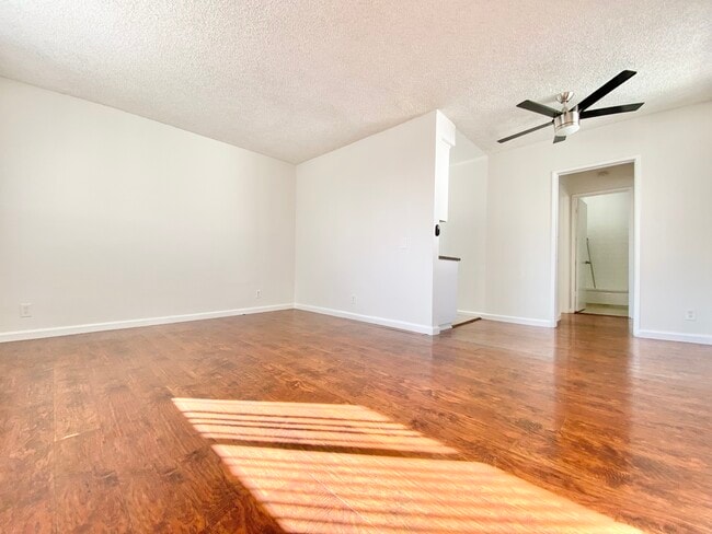 Building Photo - 6042 Fulton Ave