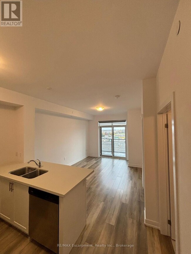 Building Photo - 5055 Greenlane