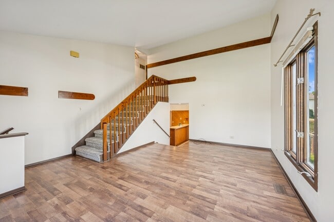 Building Photo - 366 Manning Dr