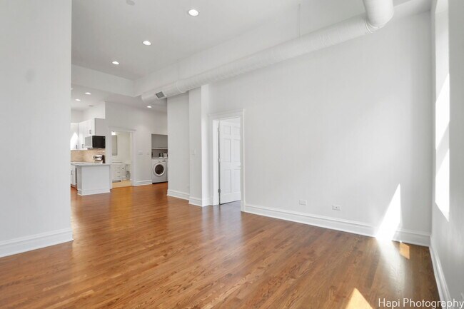 Living Room - 6226 N Broadway St