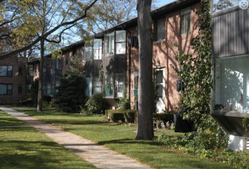 Foto principal - 666-700 Park Ave W